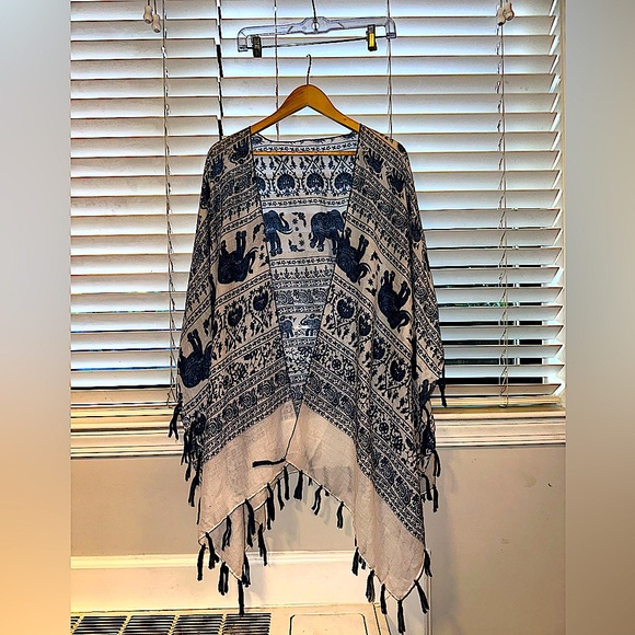 Three Birds Nest - Elephant Poncho - Picture 3 of 4